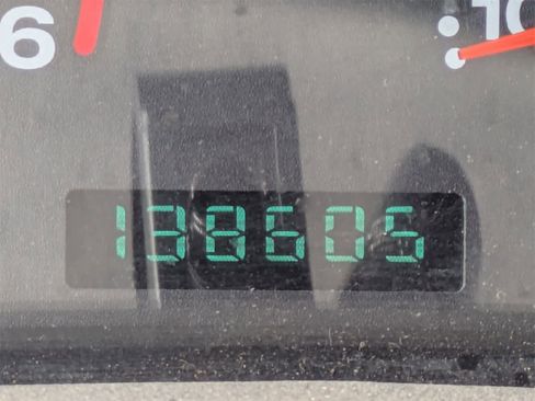 Used 2001 Jeep Wrangler SE image 10