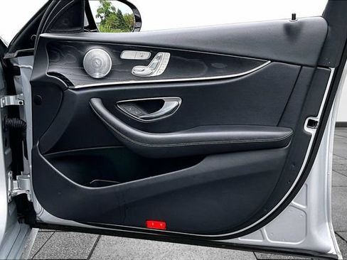 Certified 2019 Mercedes-Benz E 300 4MATIC image 32