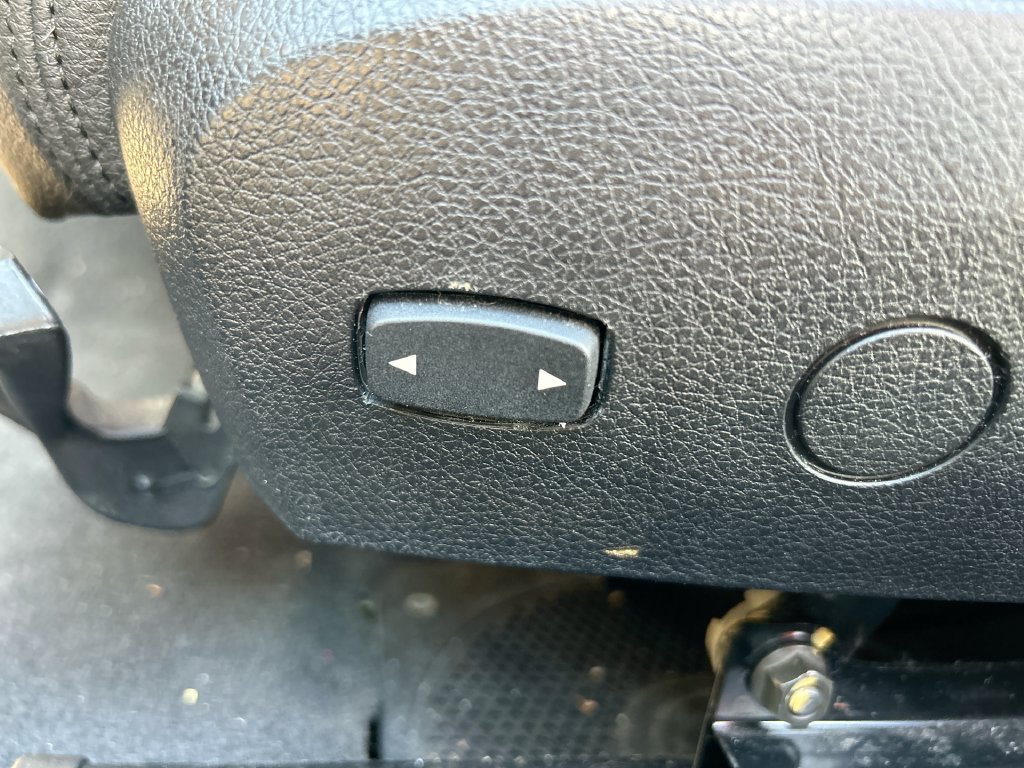 Used 2014 BMW 320i Sedan RWD image 12