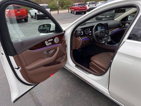 Used 2017 Mercedes-Benz E 300 4MATIC image 13