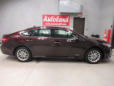 Used 2017 Toyota Avalon Limited image 8