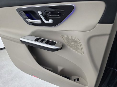 New 2026 Mercedes-Benz GLC 300 image 18