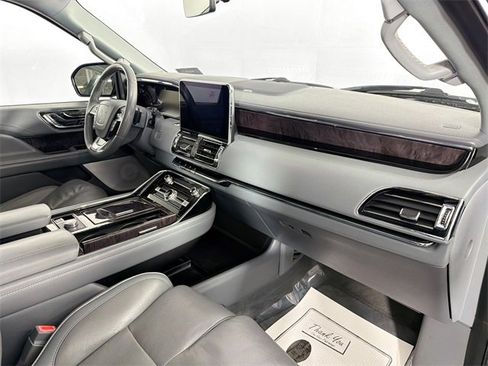 Used 2018 Lincoln Navigator Reserve w/ Technology Package image 36