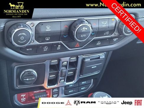 Certified 2025 Jeep Wrangler Unlimited Rubicon AWD/4WD image 11