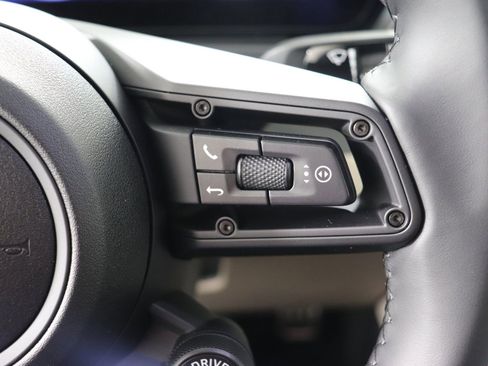 Used 2025 Porsche Macan 4S Electric image 21