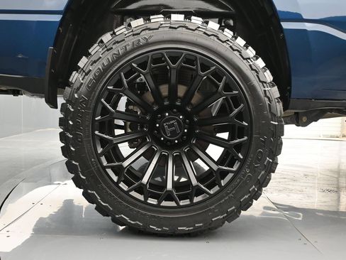 Used 2024 RAM 1500 Laramie AWD/4WD image 18