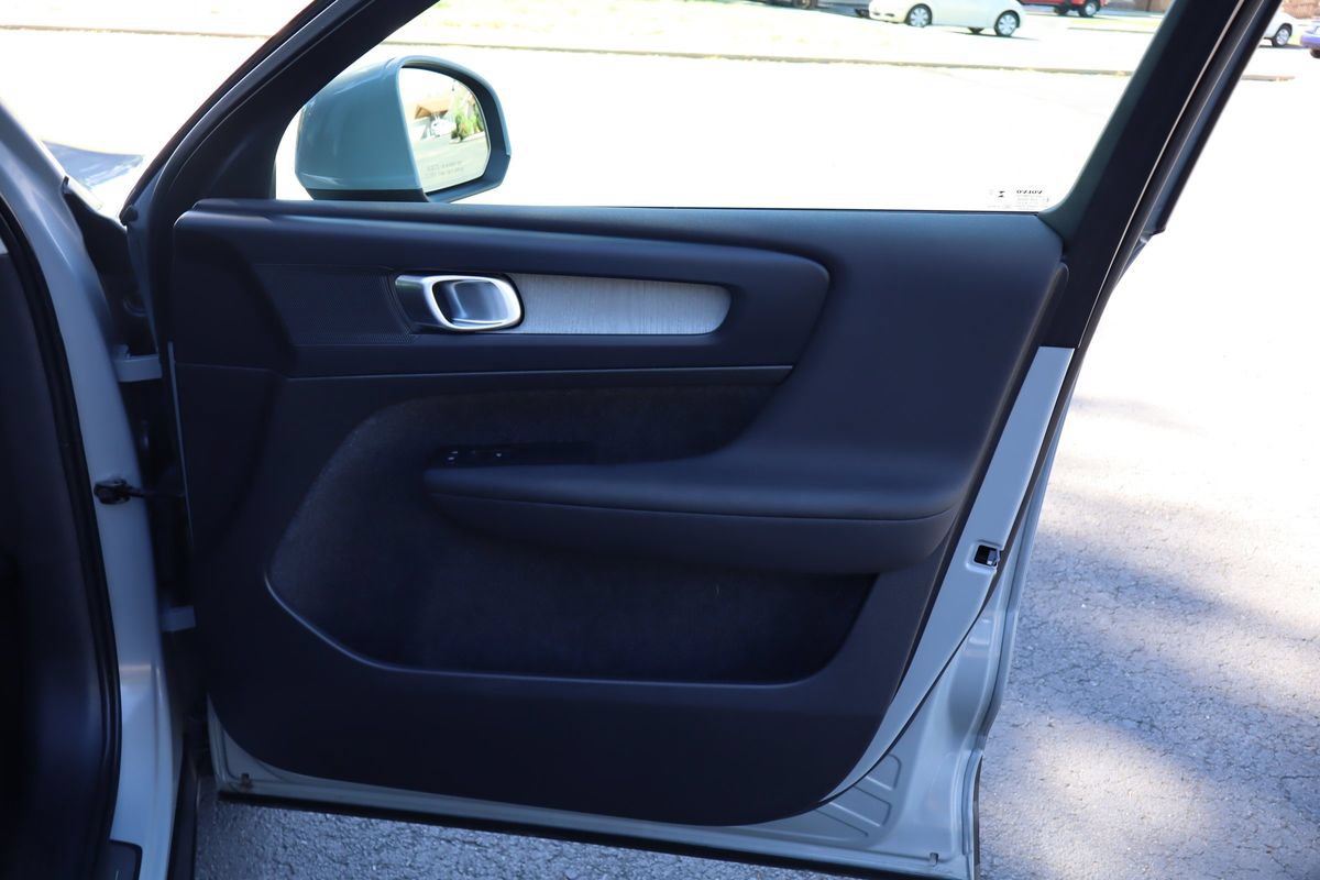 Used 2024 Volvo XC40 B5 Core w/ Protection Package Premier AWD/4WD image 26