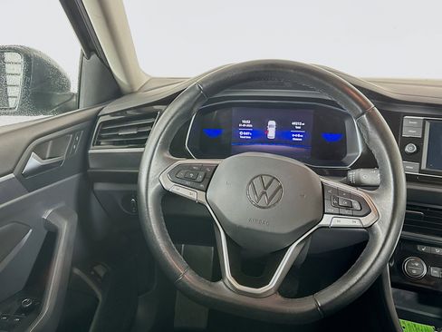 Used 2024 Volkswagen Jetta SE image 18