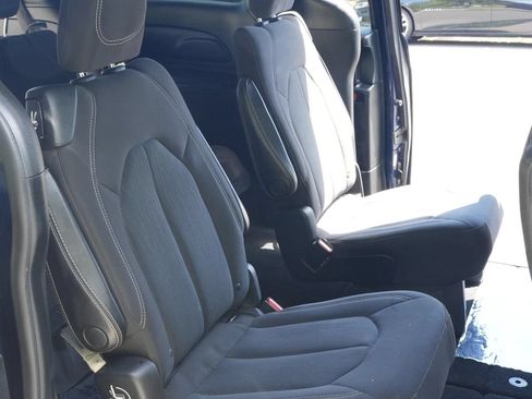 Used 2018 Chrysler Pacifica Touring Plus w/ S Appearance Package FWD image 14