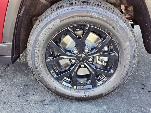 New 2025 Jeep Grand Cherokee L Altitude image 9