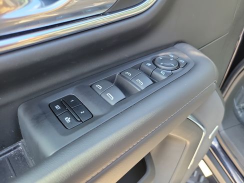 Used 2024 Chevrolet Tahoe Z71 w/ Luxury Package image 26