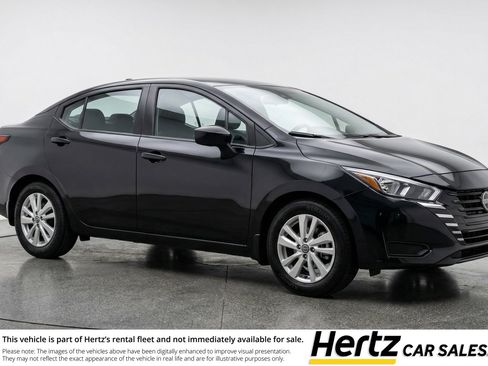 Used 2025 Nissan Versa SV image 1