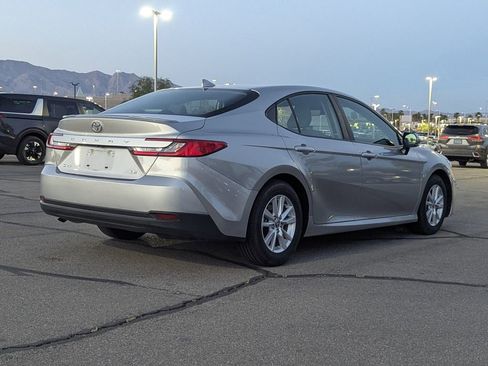 Used 2025 Toyota Camry LE w/ Convenience Package FWD image 4
