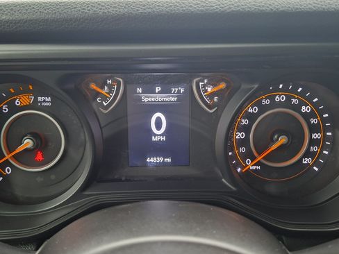 Used 2024 Jeep Wrangler Unlimited Sport AWD/4WD image 12