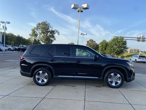 Used 2025 Honda Pilot EX-L image 8