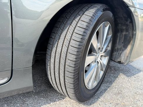 Used 2011 Toyota Avalon Limited FWD image 32