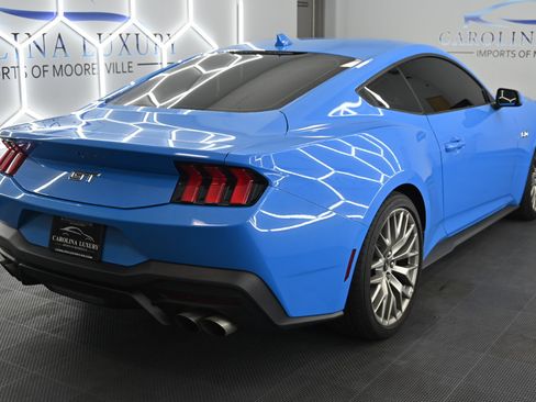 Used 2025 Ford Mustang GT Premium image 4