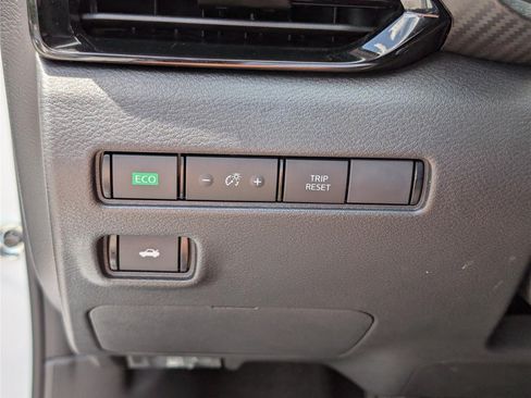 Used 2025 Nissan Sentra SV FWD image 19