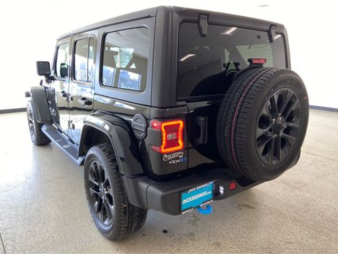 Used 2023 Jeep Wrangler Sahara w/ Cold Weather Group image 11
