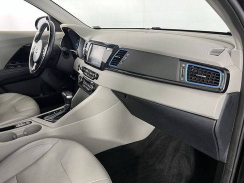 Used 2018 Kia Niro EX Premium image 34