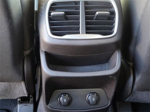 Used 2019 Hyundai Santa Fe Limited image 15