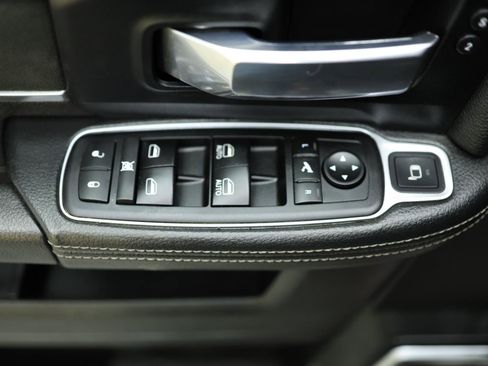 Used 2022 RAM 3500 Laramie w/ Night Edition image 47