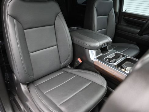 Used 2024 GMC Sierra 3500 SLT w/ SLT Convenience Package image 42