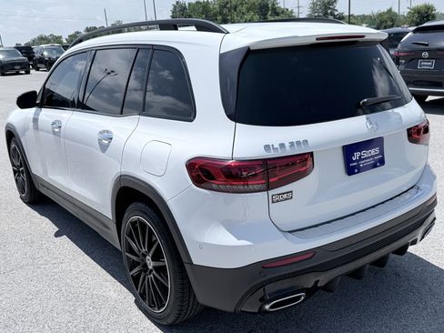 Used 2020 Mercedes-Benz GLB 250 w/ AMG Line image 6
