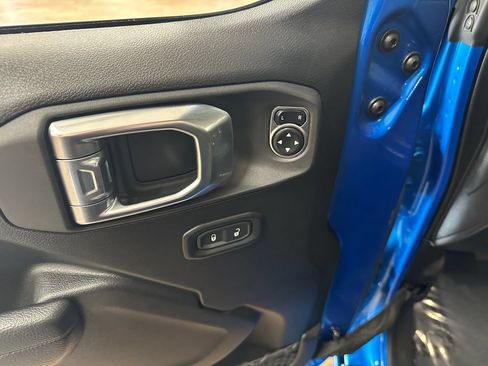 Used 2024 Jeep Wrangler Unlimited Sport AWD/4WD image 10