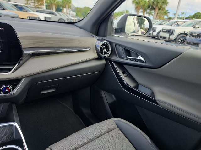 Used 2026 Chevrolet Equinox LT w/ Convenience Package II FWD image 11