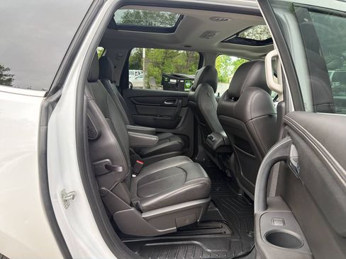 Used 2017 Chevrolet Traverse LT FWD image 37
