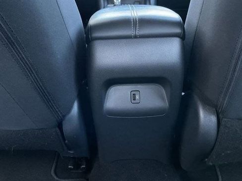 Used 2025 Nissan Sentra SV FWD image 13