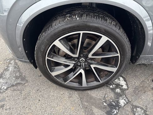 Used 2020 Volvo XC90 T6 Momentum w/ Protection Package Premier image 13