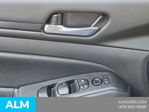 Used 2025 Nissan Altima 2.5 SV image 30