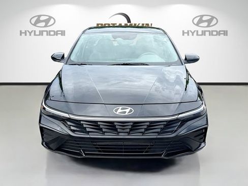 Used 2024 Hyundai Elantra SEL FWD image 2