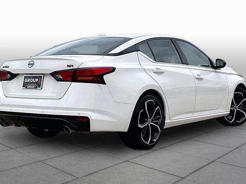 Used 2025 Nissan Altima 2.5 SR FWD image 13