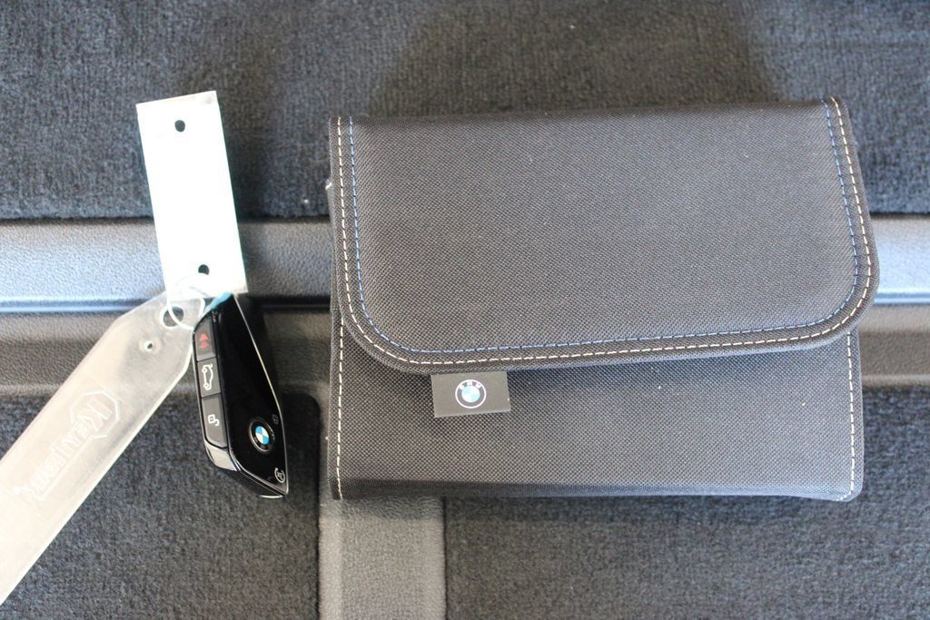 Used 2023 BMW X7 xDrive40i AWD/4WD image 31