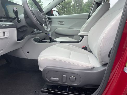 Used 2025 Hyundai Kona SEL image 21