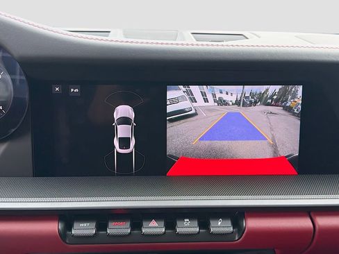 Used 2020 Porsche 911 Carrera 4S w/ Premium Package image 32