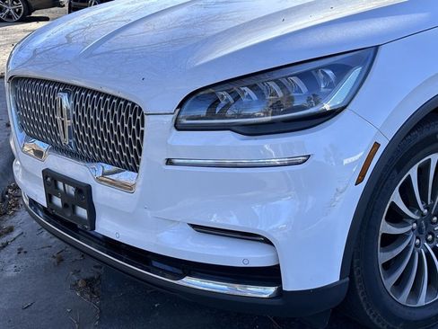 Used 2022 Lincoln Aviator Reserve w/ Elements Package Plus image 12