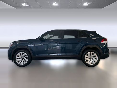 Used 2023 Volkswagen Atlas Cross Sport SE FWD image 2