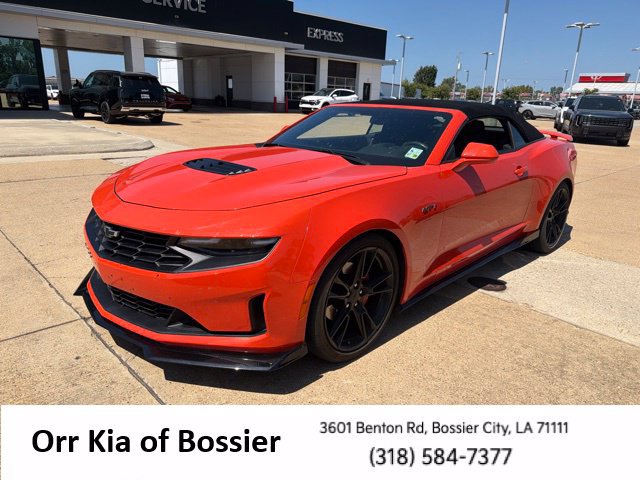 Used 2020 Chevrolet Camaro LT w/ Technology Package RWD image 2