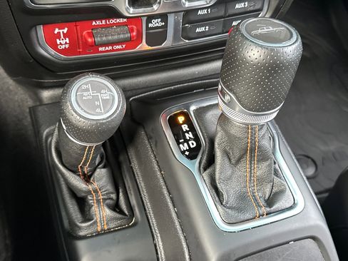 Used 2021 Jeep Gladiator Mojave image 19