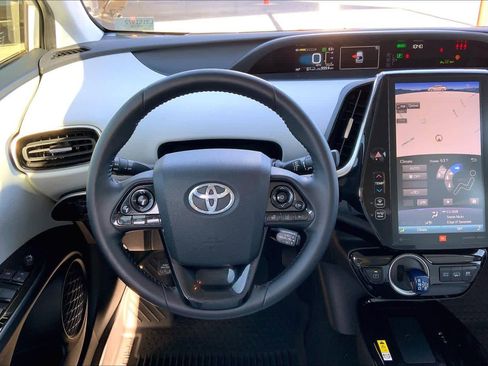 Used 2020 Toyota Prius Prime Limited image 5