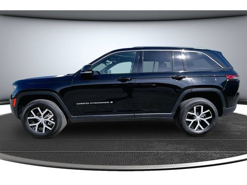 Certified 2024 Jeep Grand Cherokee Limited AWD/4WD image 17
