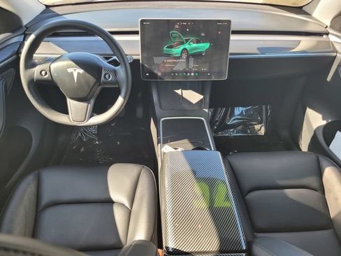 Used 2024 Tesla Model Y Long Range AWD/4WD image 17