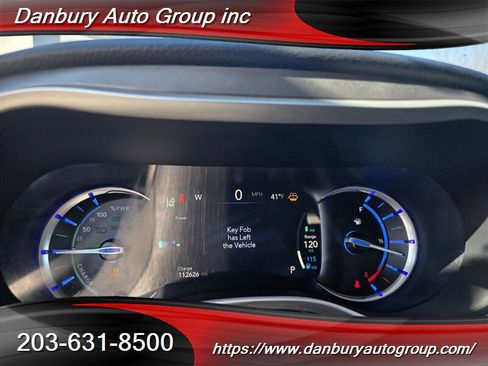 Used 2022 Chrysler Pacifica Touring-L image 13