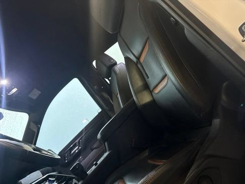 Used 2023 GMC Sierra 1500 AT4 w/ Technology Package AWD/4WD image 8