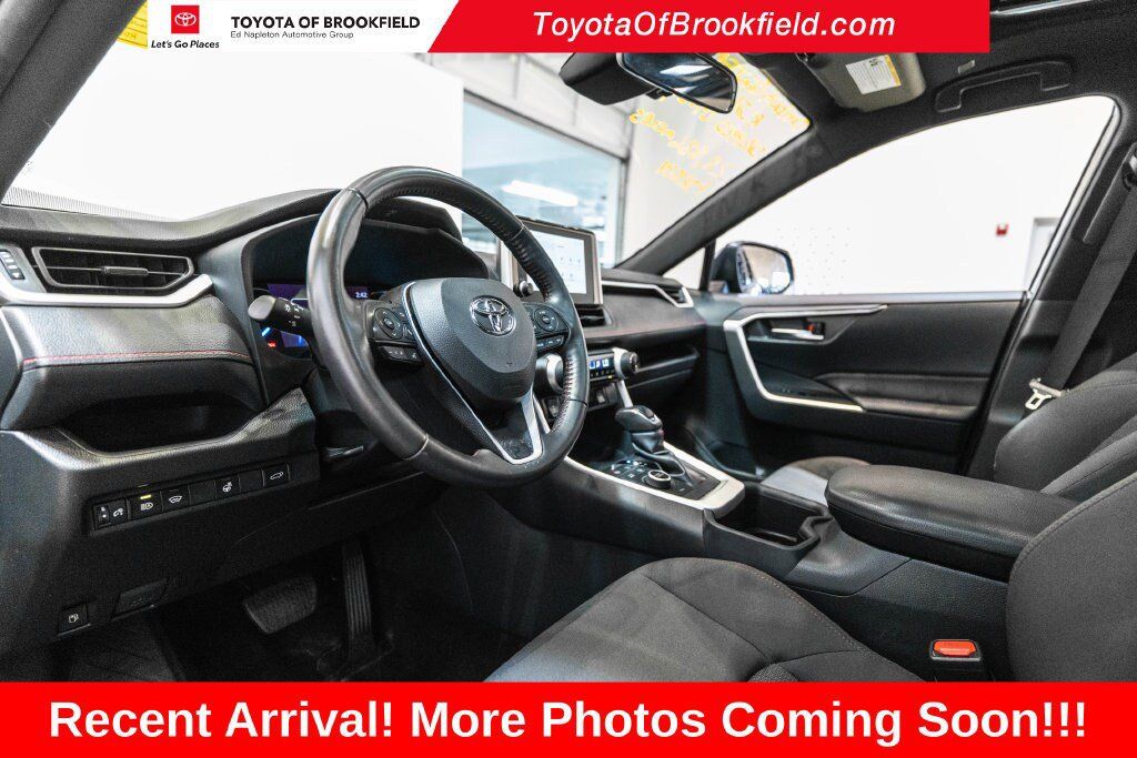 Used 2024 Toyota RAV4 SE w/ Weather & Moonroof Package AWD/4WD image 4