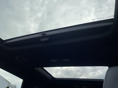 Used 2022 Buick Enclave Essence w/ Experience Buick Package image 16